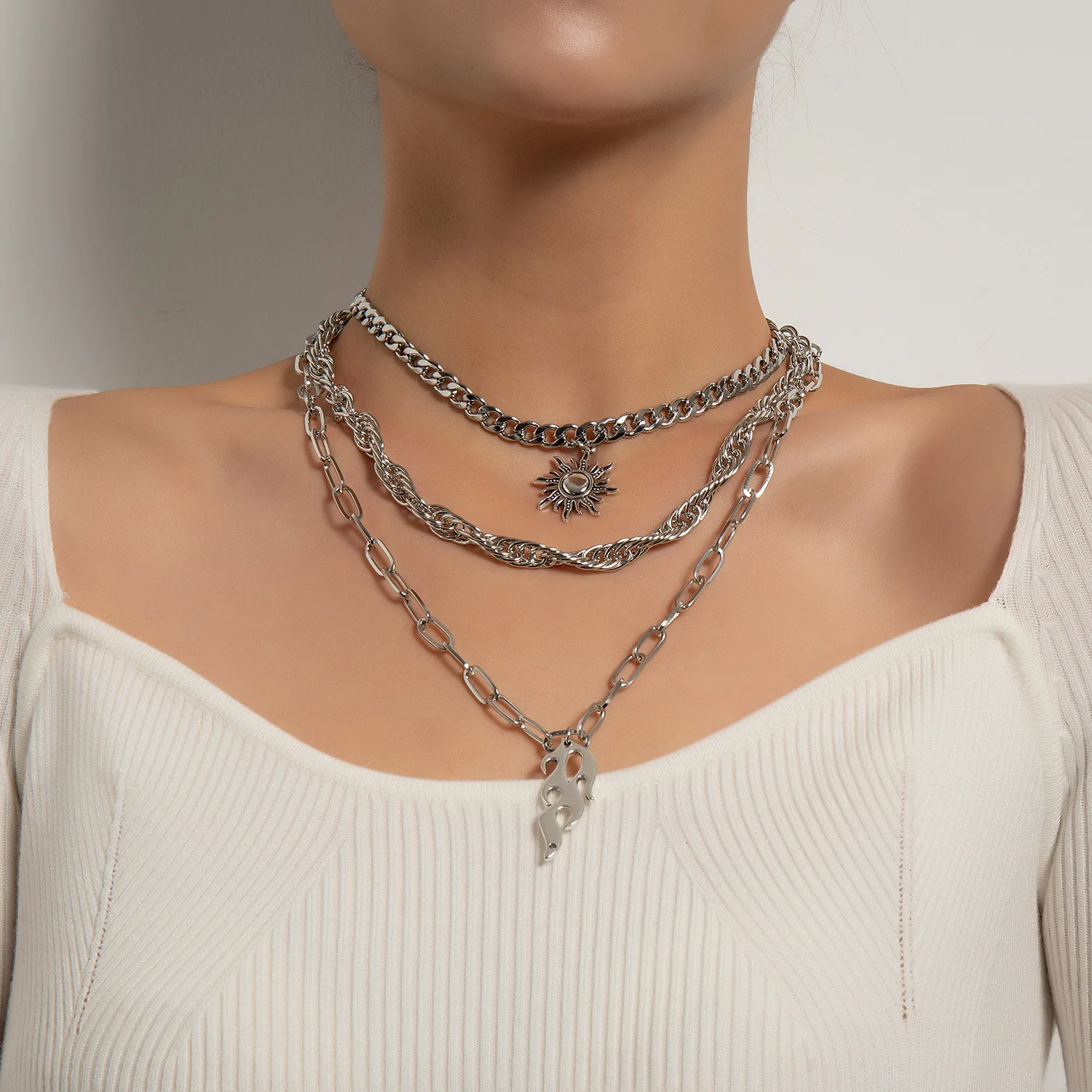 

Женское ожерелье с подвеской в стиле панк, Многослойная цепь в стиле хип-хоп, массивное ожерелье-чокер с подвеской от солнца и пламени, Ювели...