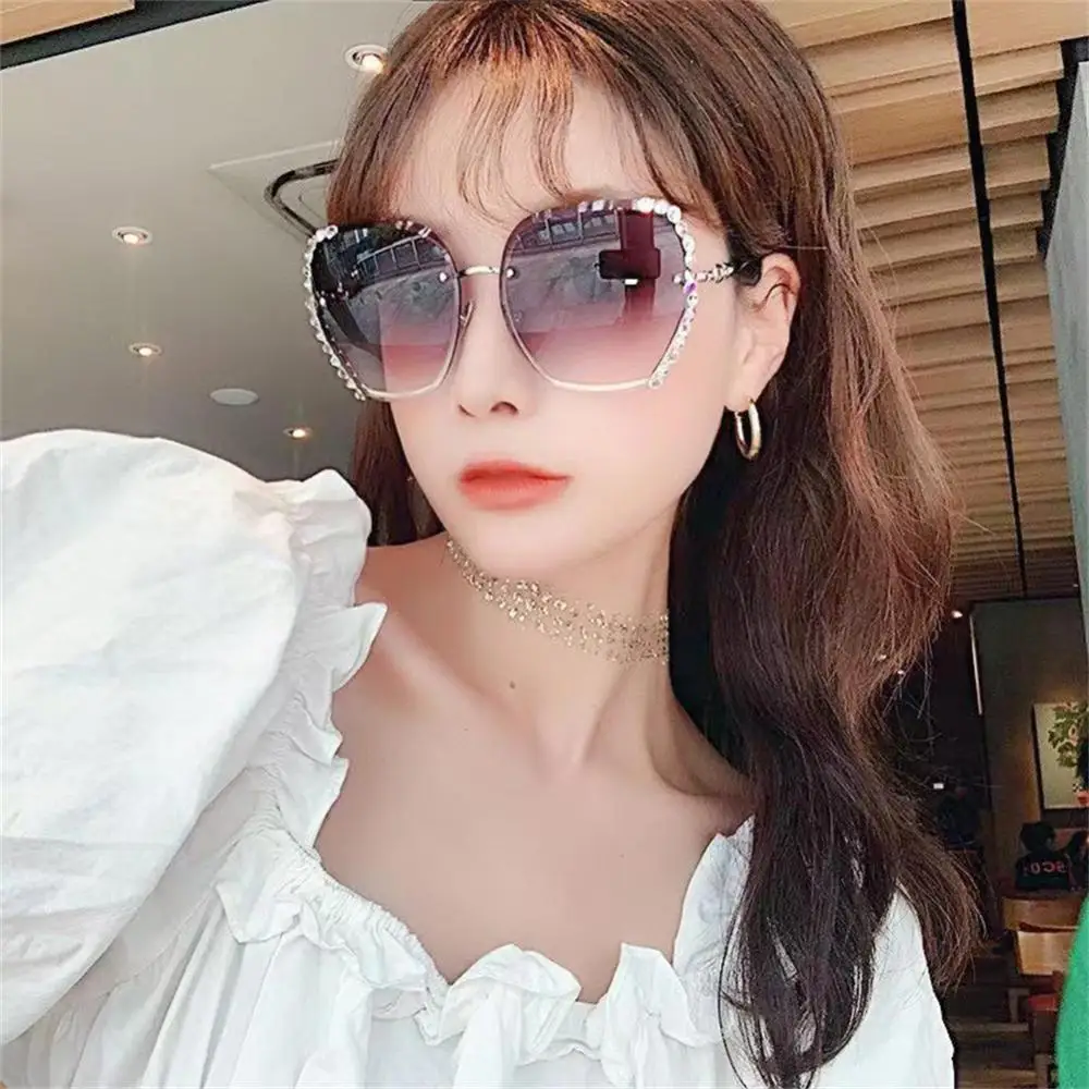 

Diamond Rimless Sunglasses Personality Trimming Trend Large Frame Glasses Ladies Elegant UV400 Sunglasses