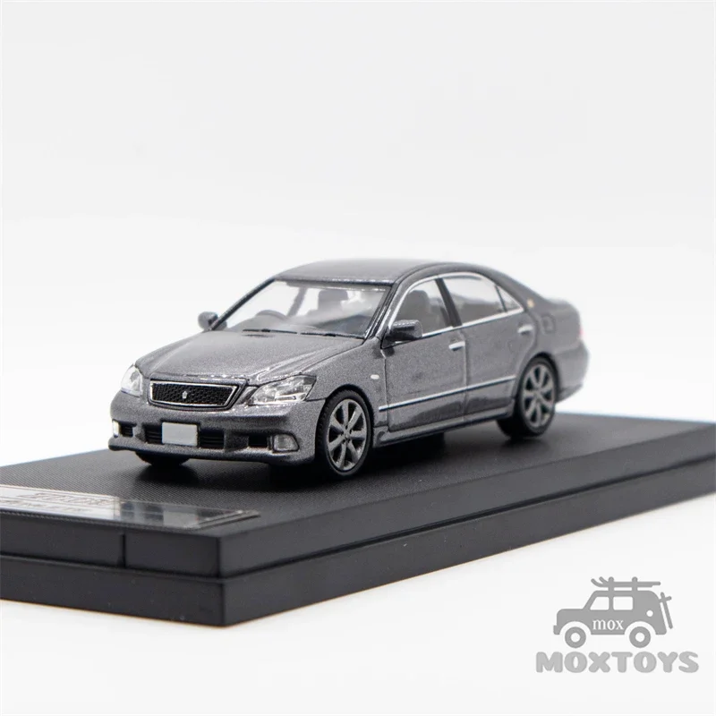 

ZOOM 1:64 Crown 12th Gen GRS184 Pearl Diecast Model Car