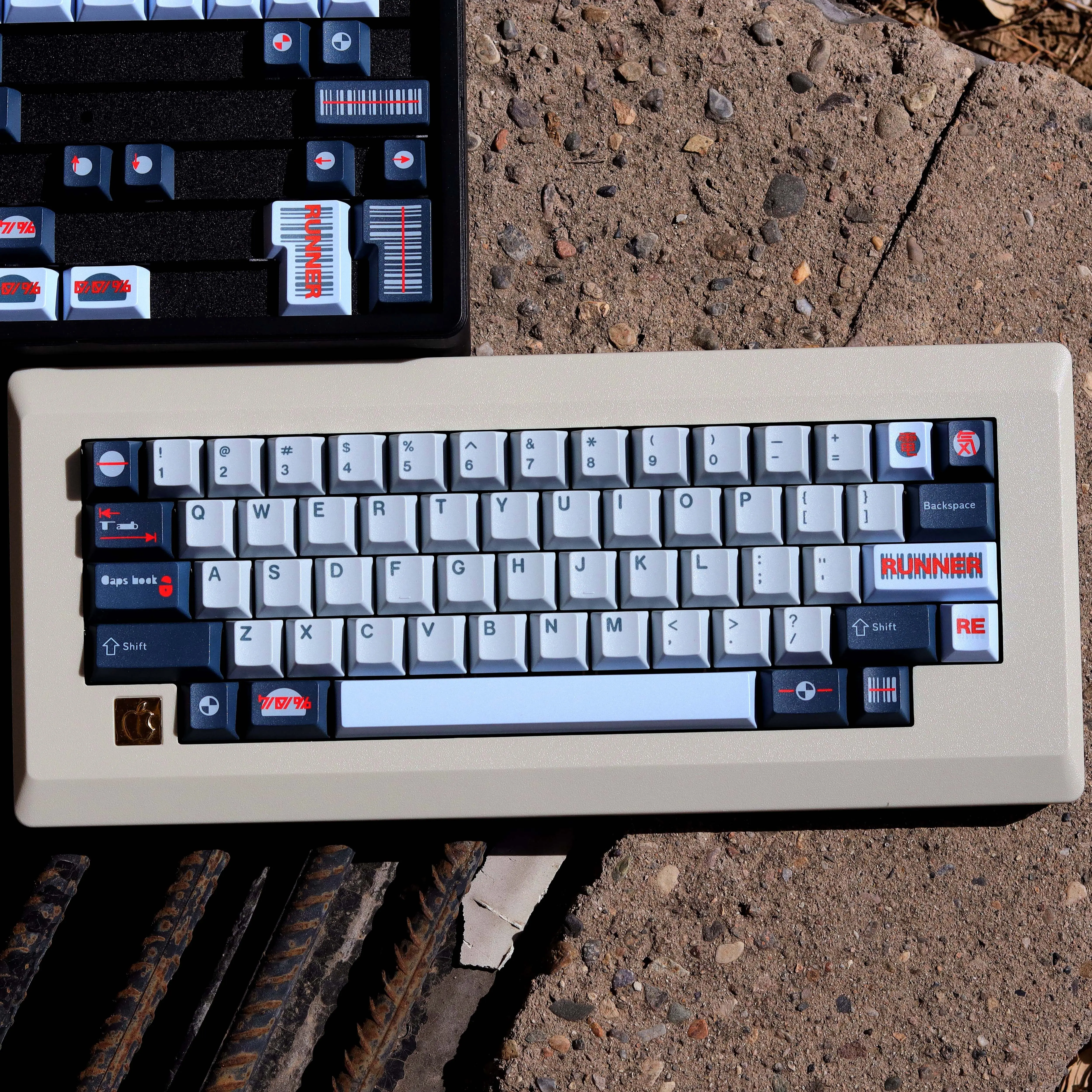 Фото Механические кейкапы Keebox Runner Electric PBT с сублимационной печатью, профиль Cherry, полный комплект для самостоятельной сборки №2