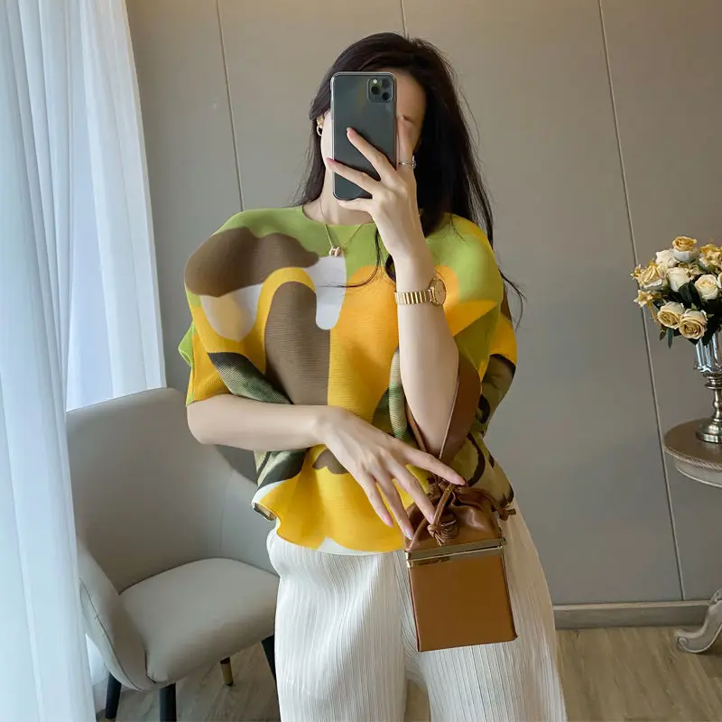 

Female t shirt 2022 new summer versatile full -bodied thin T -shirt folds high -level sense unique printing t shirt female top