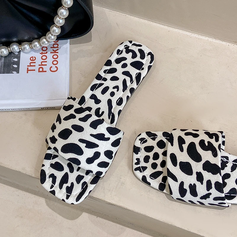 

2022 New Fashion Zebra Striped Slides Outside Summer Women's Slippers Flat Leopard Zapatillas Mujer Casa Sapato Feminino Big Siz