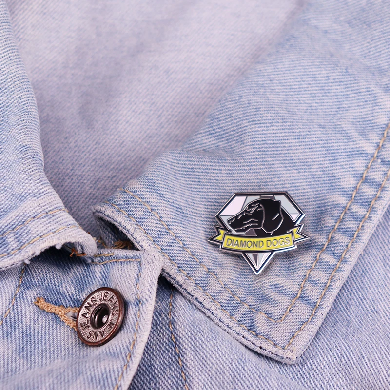 

Diamond Dogs Brooches Metal Badges Action Game Pins