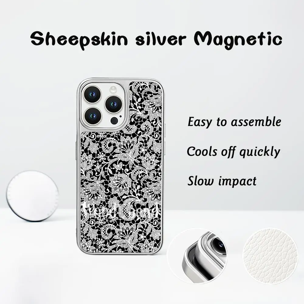 Фото Чехол для iPhone 16 15 14 13 12 11 Pro Max с черным кружевным принтом и узором, из овечьей кожи, с серебристой окантовкой, защитный чехол №1