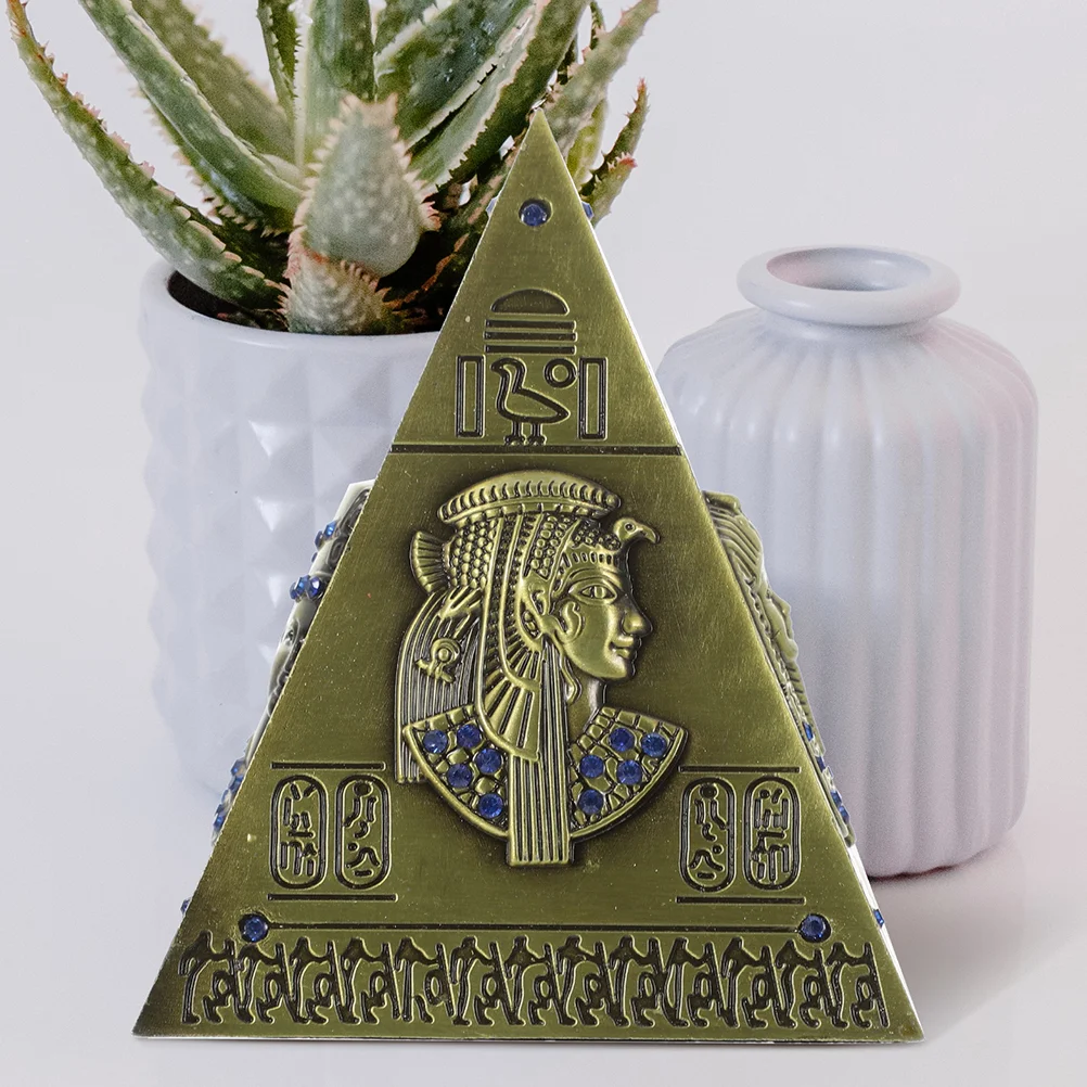 

Vintage Egyptian Pyramid Model Decorative Retro Pyramid Shaped Ornament
