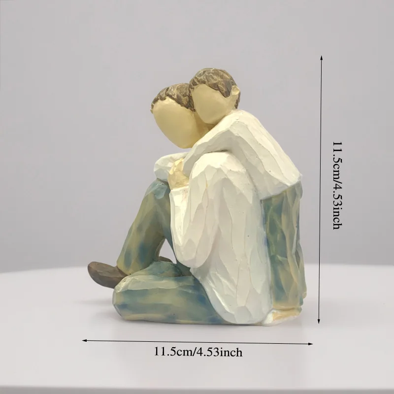 

Скульптура отец и сын из смолы