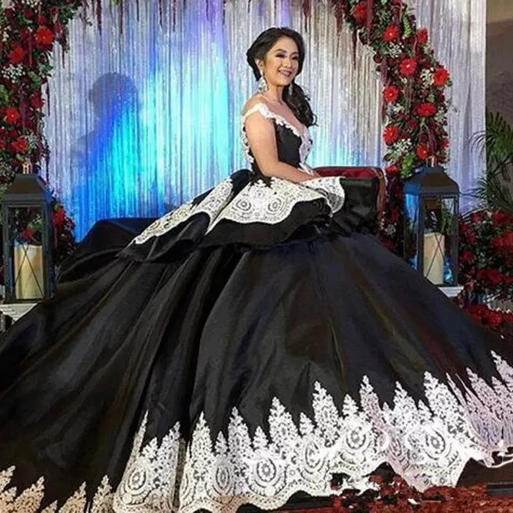 

New 2022 Gothic Black Quinceanera Dresses White Lace Arabic Vestidos 15 Anos Girl Birthday Party Prom Gowns Sweet 16 Masquerade