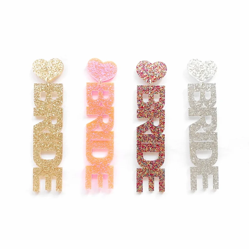 Женские серьги-гвоздики с буквами невесты, серьги розового и серебряного цвета с цветными блестящими буквами и акриловыми сердечками