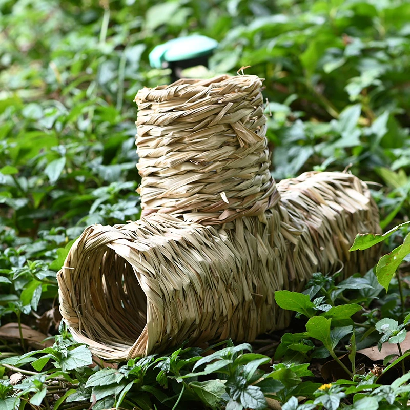 

Handcraft Woven Grass Hamster Nest Rabbit House Cage Natural Grass Bed Nest for Guinea Pigs Chinchillas Small Pets Chew Toys