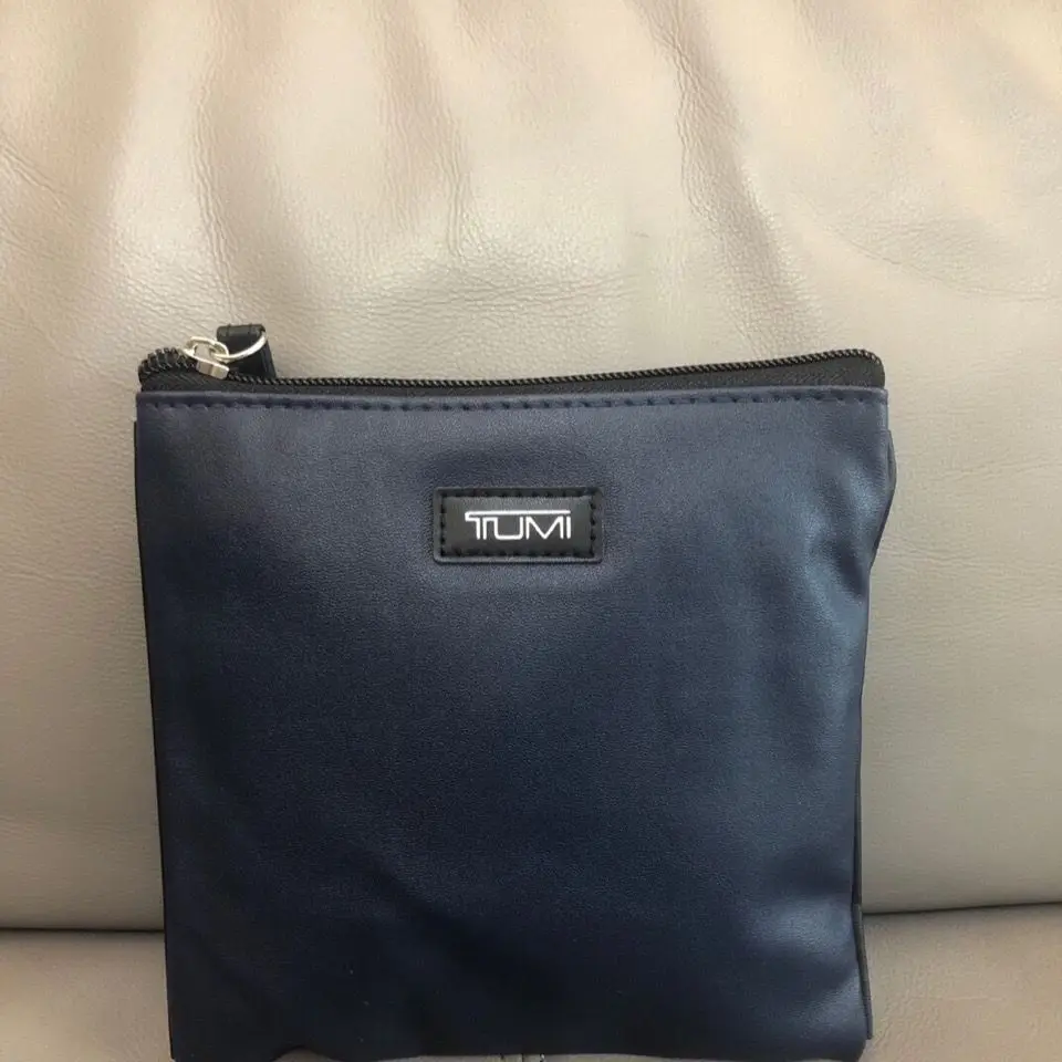 

Tumi Lightweight Business Trip Travel Waterproof Travel Storage Bag Cosmetic Bag Luxury Bag Makeup Bag Toiletry Bag Makeup Case