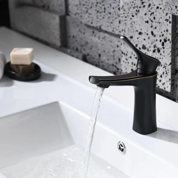 

Смеситель из меди и черной овальной формы для ванной комнаты