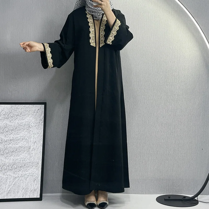 

Длинное платье с вышивкой в виде Абайи