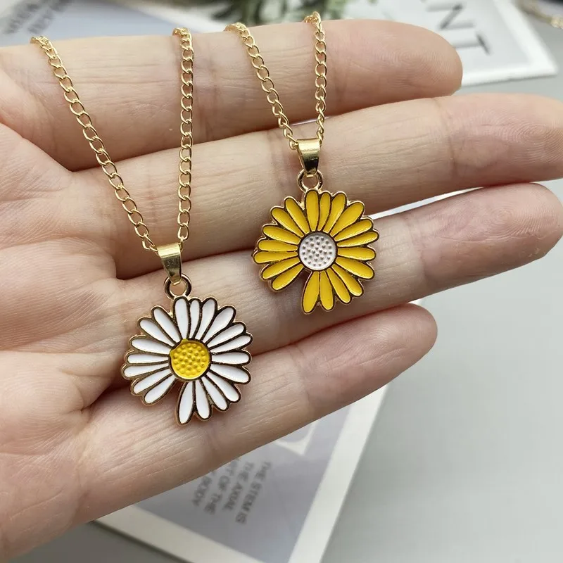 

Korean Fashion Flower Pendant Necklace for Girl Women White Yellow Color Trendy Choker Necklace Gift for Summer Wholesale
