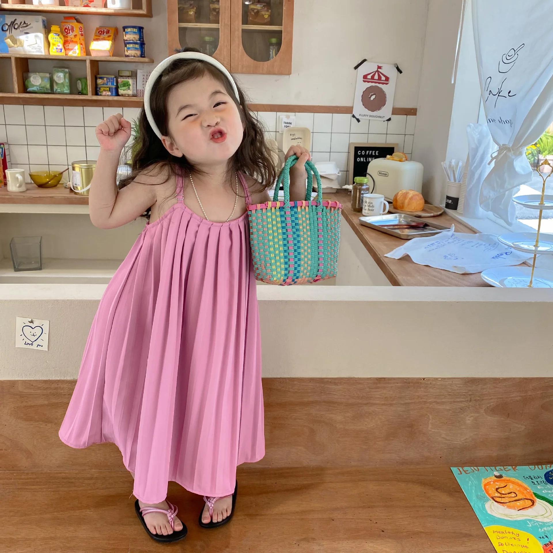 

INS Children's Clothing Girls Summer New Children's Pleated Suspender Dress Children's Western Style Beach Princess Skirt