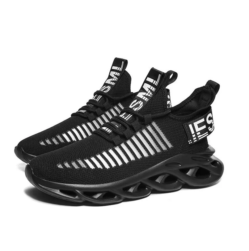 

2022 men's summer new casual shoes lightweight large size outdoor sports shoes Beach shoes mesh 46 yards 47 Black