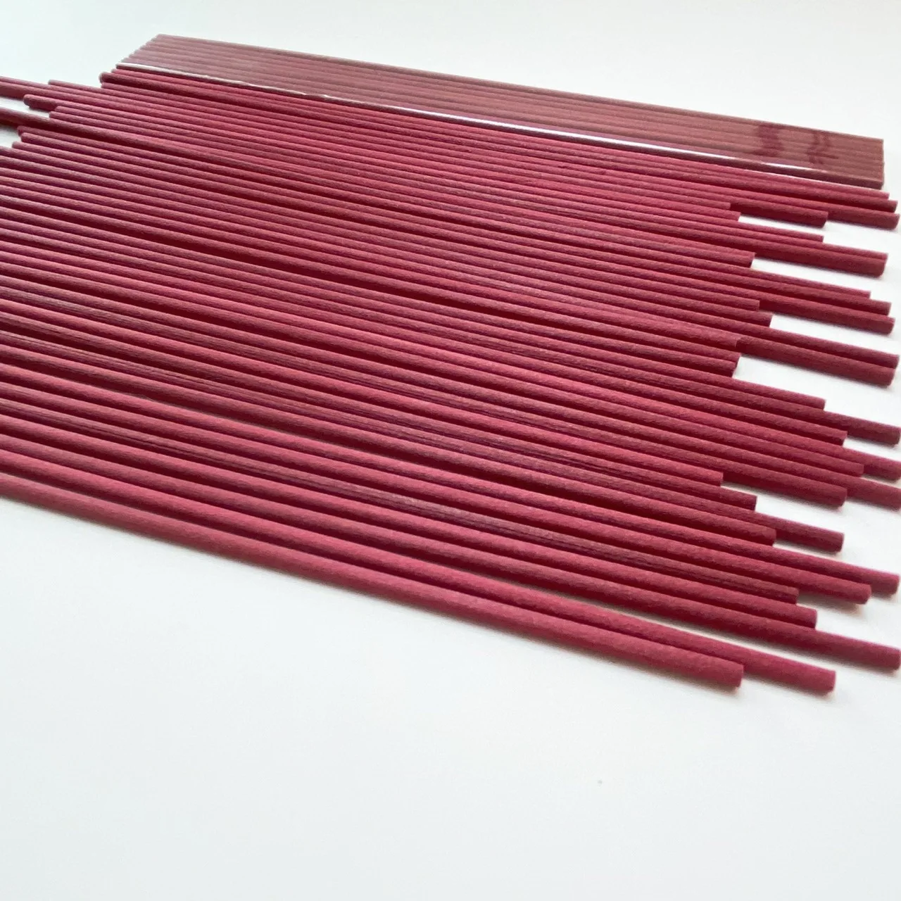 

500 шт. 3/4 мм винно-красные волоконные Ротанговые палочки, тростниковый диффузор, сменные палочки, домашний декор, аксессуары для рукоделия