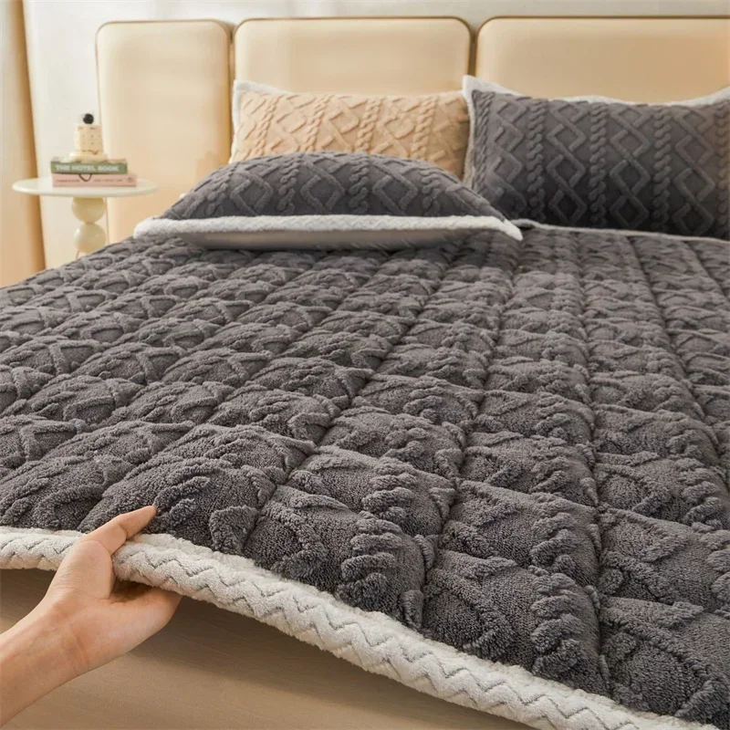 

Коралловый флисовый наматрасник