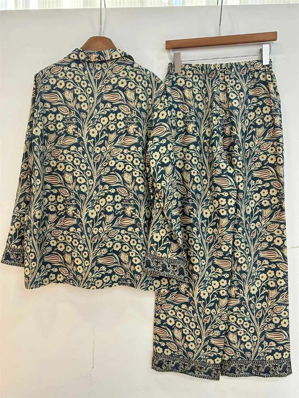 Рубашка с длинным рукавом и двусторонним принтом из шелка тутового шелкопряда L *