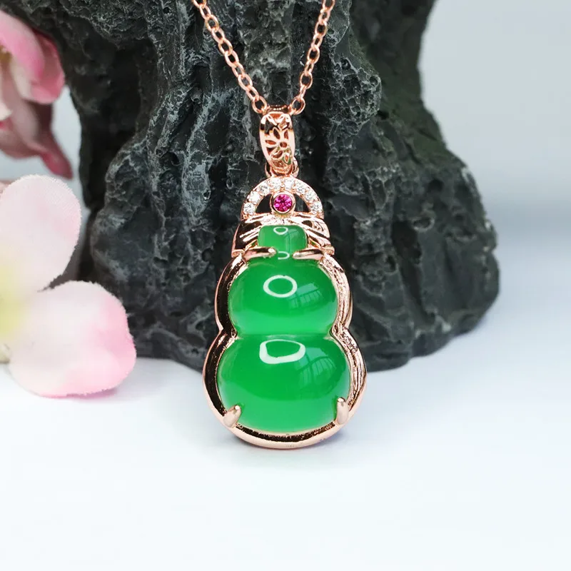 

Popular Yaoyu Natural Green Chalcedony Pendant Agate Gourd Pendants Jewelry