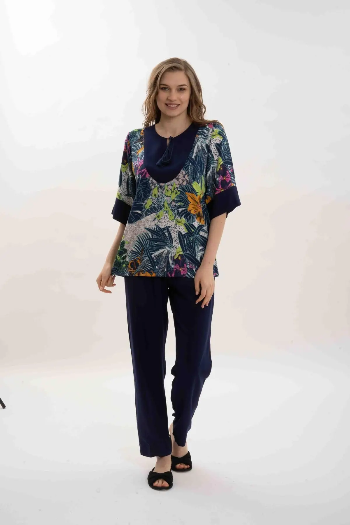 

Women's Navy Blue Color Flower Patterns Sleepwear Bottom-Top Suit Home Clothes Pajamas Sets Autumn-Summer Collection Homewear
