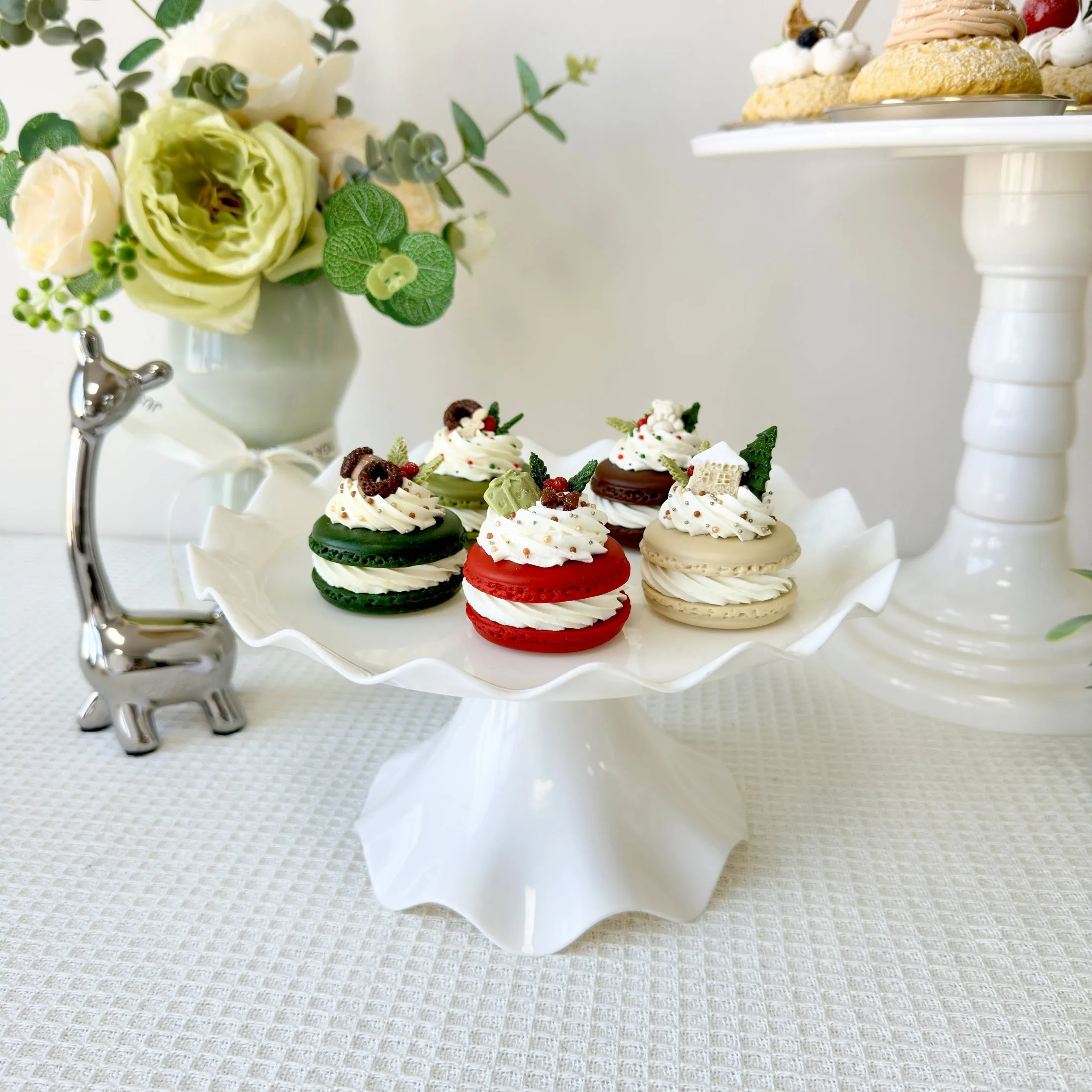 

Пластиковая подставка для тортов