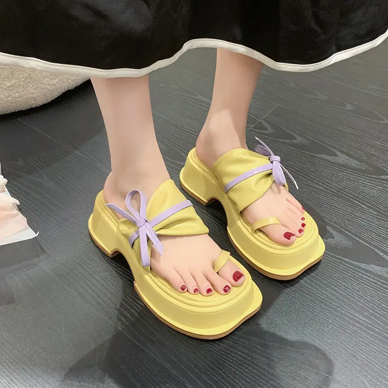 

Сандалии и шлепанцы женские на платформе, босоножки с бантом и губчатым носком, сказочные тапочки на среднем каблуке, пляжные тапочки на плоской подошве, лето 2022