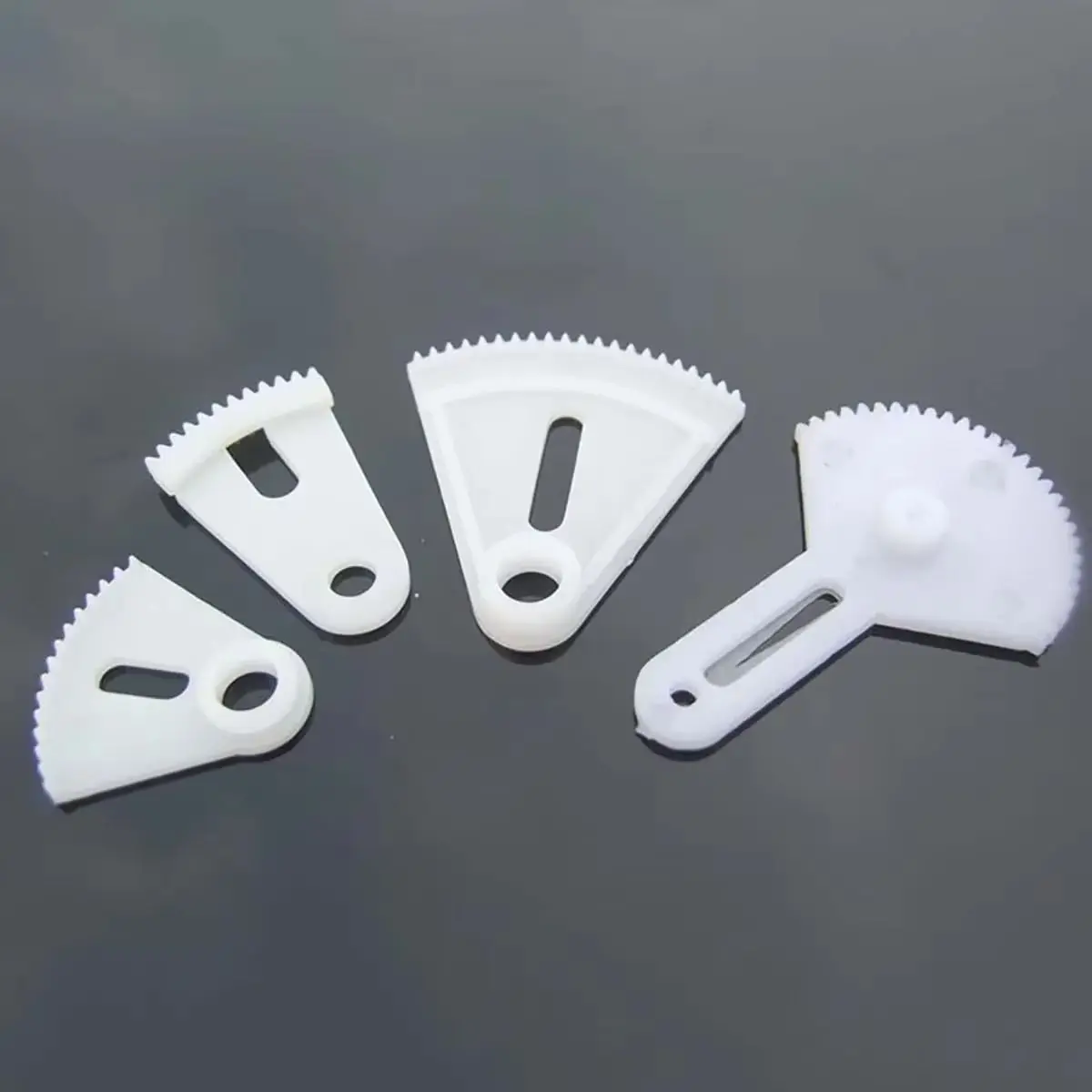 

Пластиковые вентиляторные шестерни 0,5 модуля