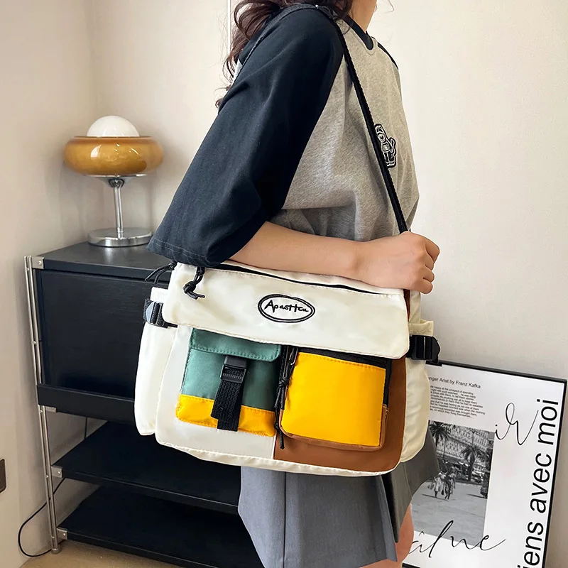 

Functional Unisex Shoulder Bag: 2023 New Arrival for Trend-Setting Men & Women