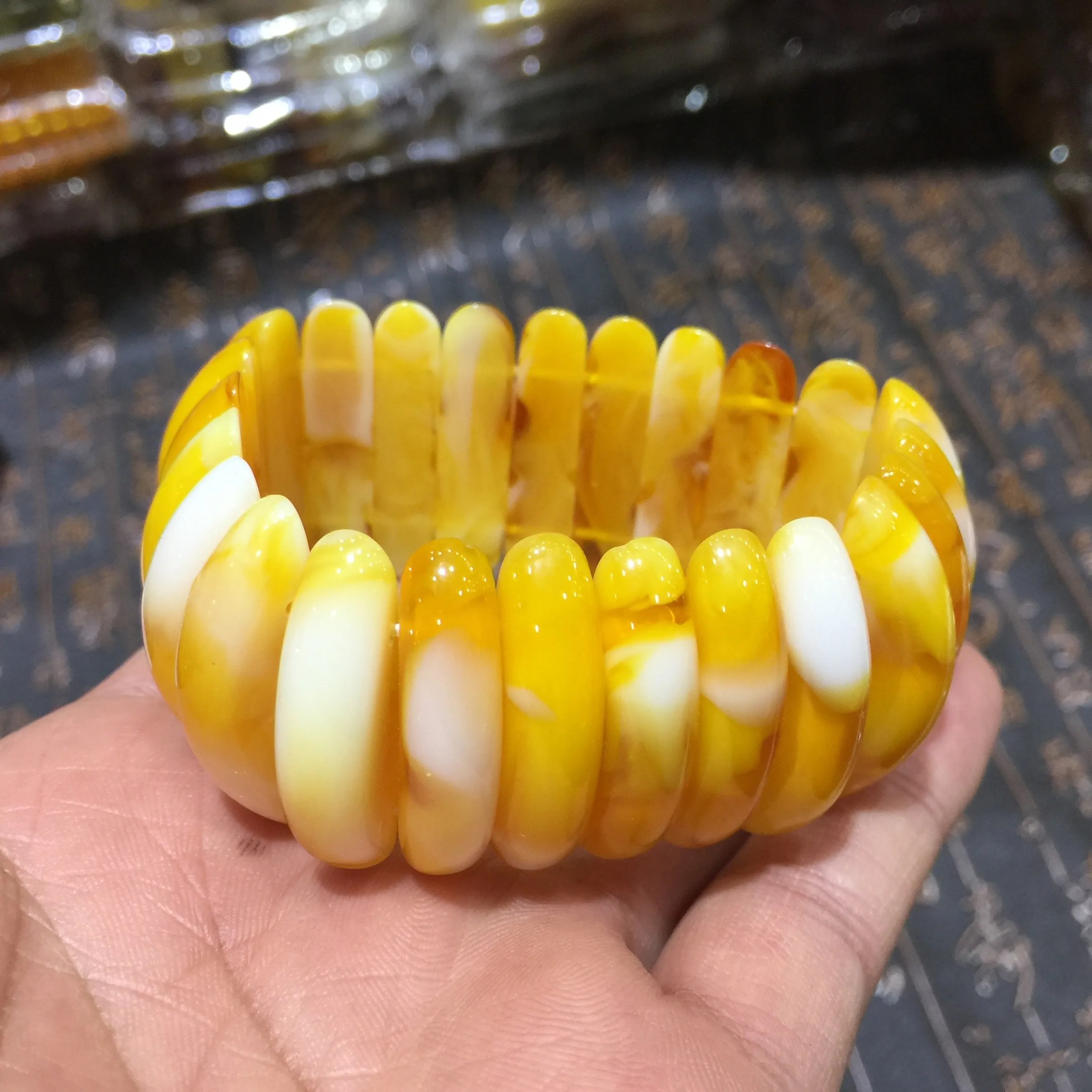 

Healing Jewelry Natural Yellow Amber Bracelet Women Colored Ambers Beeswax Crescent Beads Elastic Beaded Bracelets Wide Bangle