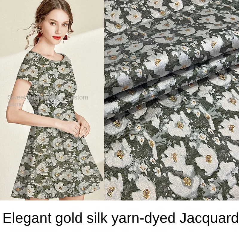 

Подходящая ткань с замысловатыми жаккардовыми и золотыми украшениями из проволоки