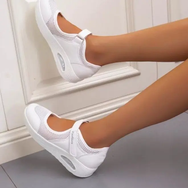 

2022 Casual Shoes Women's Summer Mesh Breathable Flat Shoes Ladies Comfort Light Sneaker Women Loafers Large Size 35-43