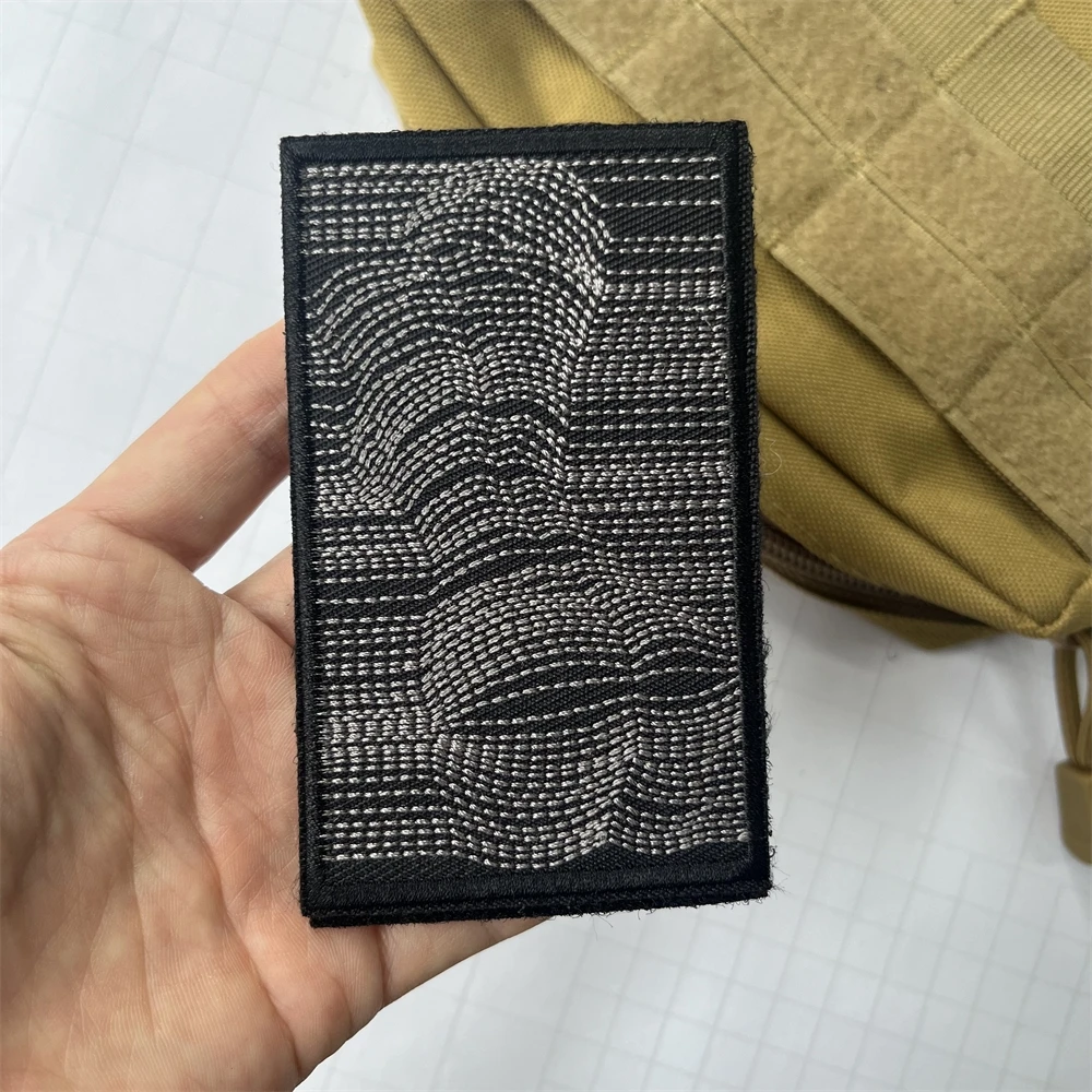 Сексуальная серая линия поп-арт научная фантастика вышитые нашивки с изгибом для