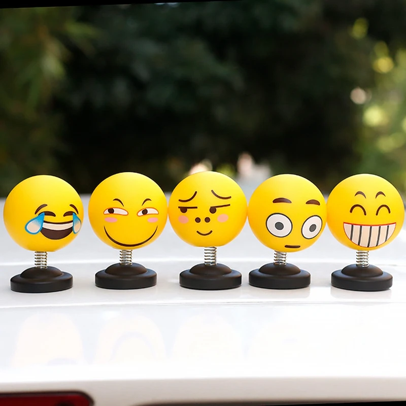 

Happy Q doll creative shaking head doll doll spring human car decoration ornaments car cute expression bag