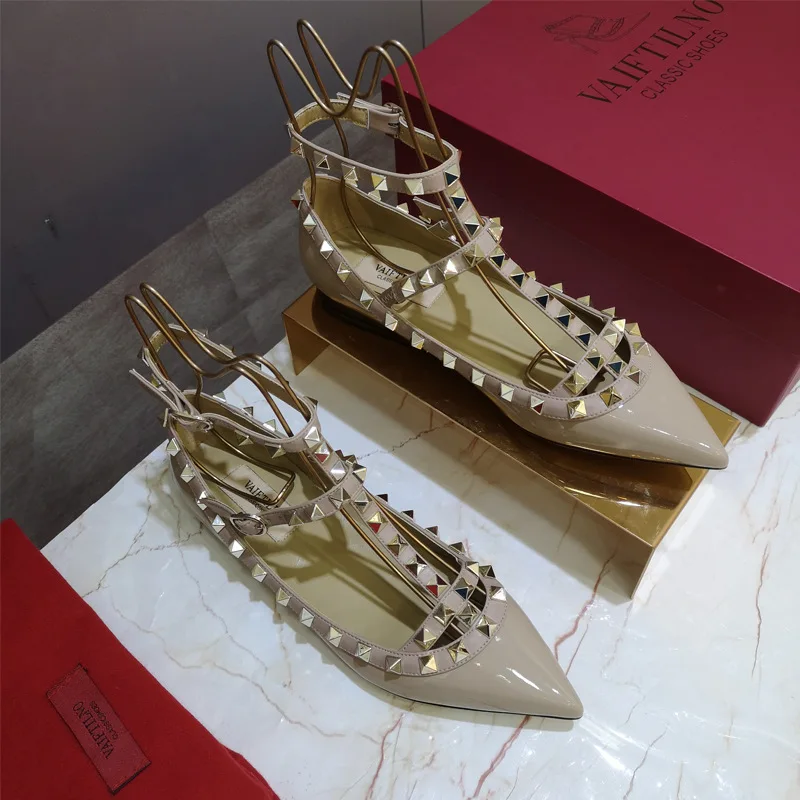2023 Spring New Fashion Brand Women's Shoes Classic Riveted Flat Shoes Casual Office Pointed Women's Shoes