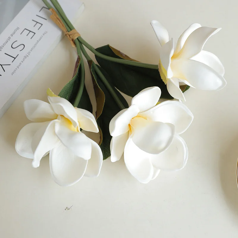 

Искусственный букет магнолии 33 см