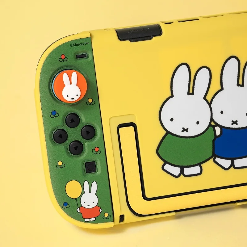 Фото Милый чехол Miffy для Nintendo Switch OLED, жесткий защитный чехол для контроллера, милый корпус с персонажем из игры, очаровательный дизайн. №1
