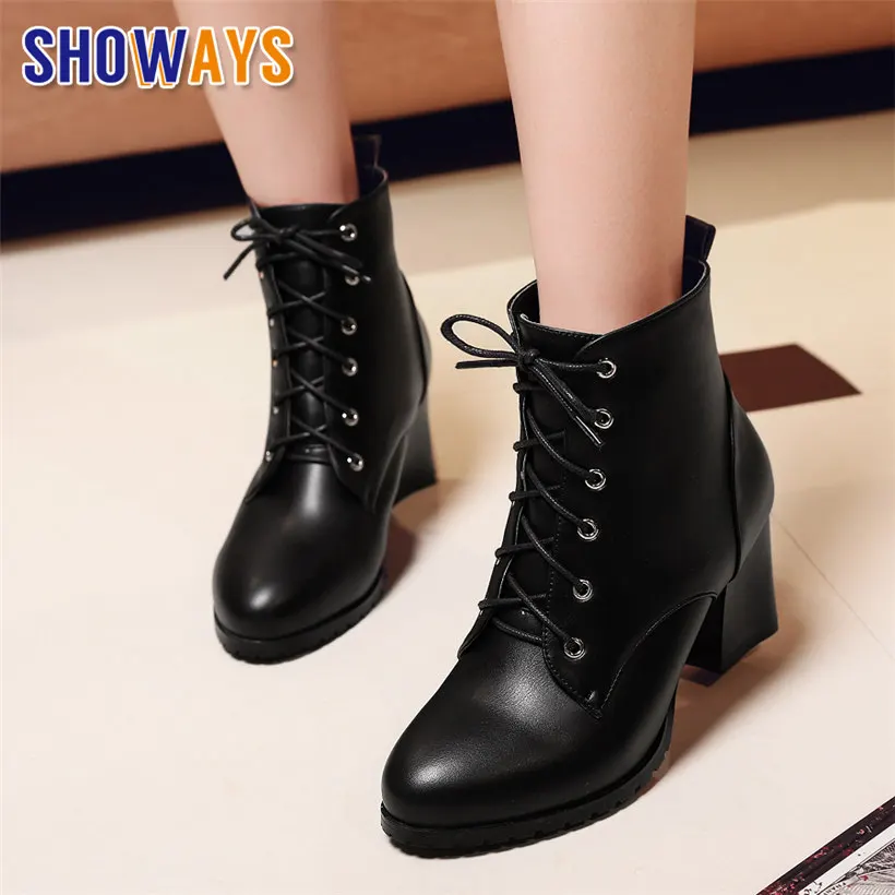 

Winter Women Ankle Boots White Black Red PU 6.5cm High Square Heels Party Office Lady Short Plush Round Toe Lace-up Martin Boots