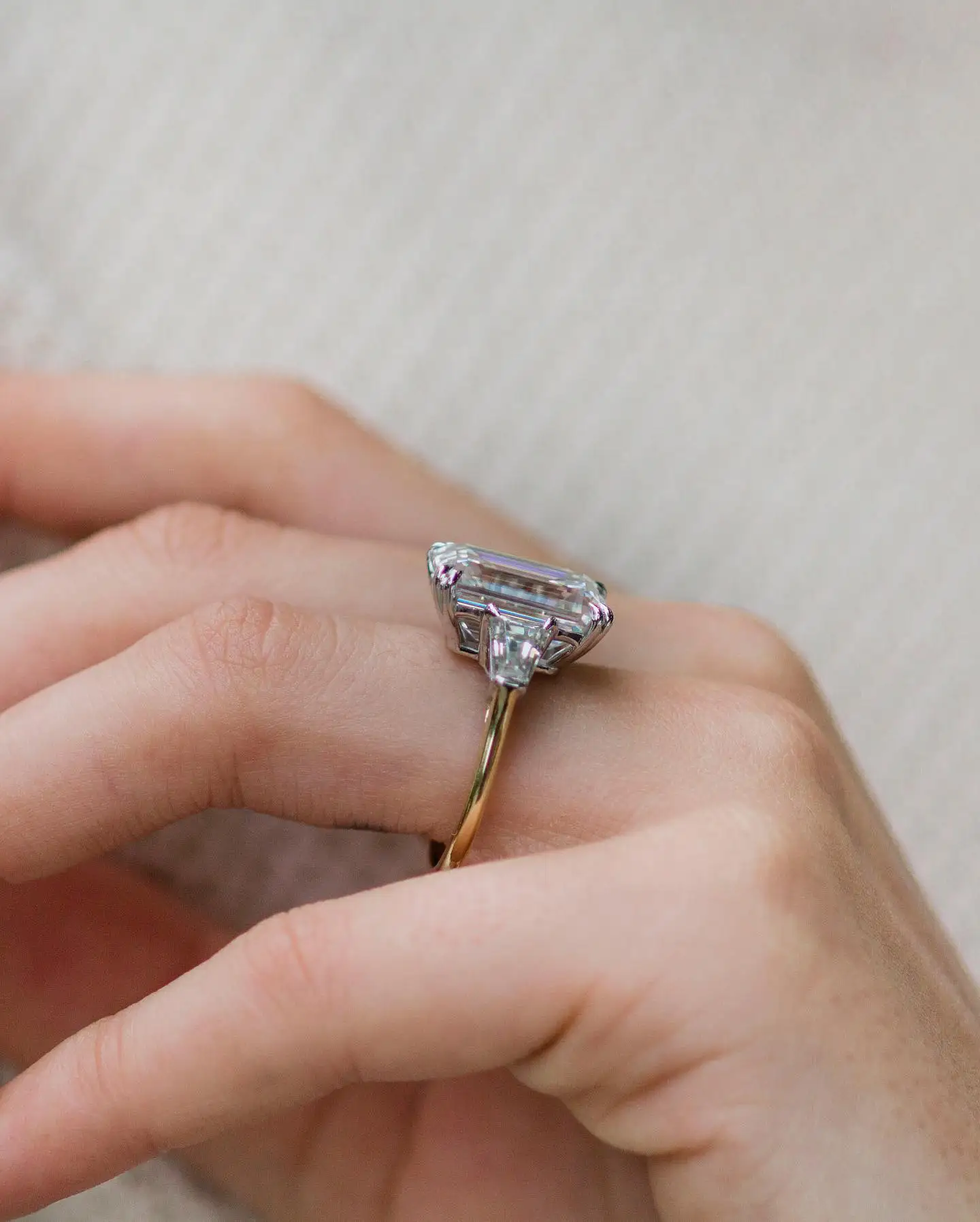 JOVOVASMILE Moissanite Engagement Ring Diamond 18k 10 Carat 14x10mm Emerald Two Full Flanking Tapered Baguette Best Accessory