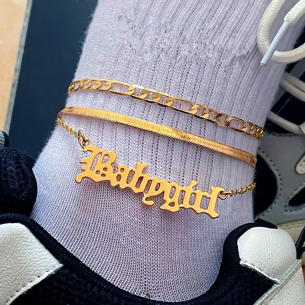 Фото Женские ножные браслеты Flatfoosie золотистые в стиле панк с надписью многослойные