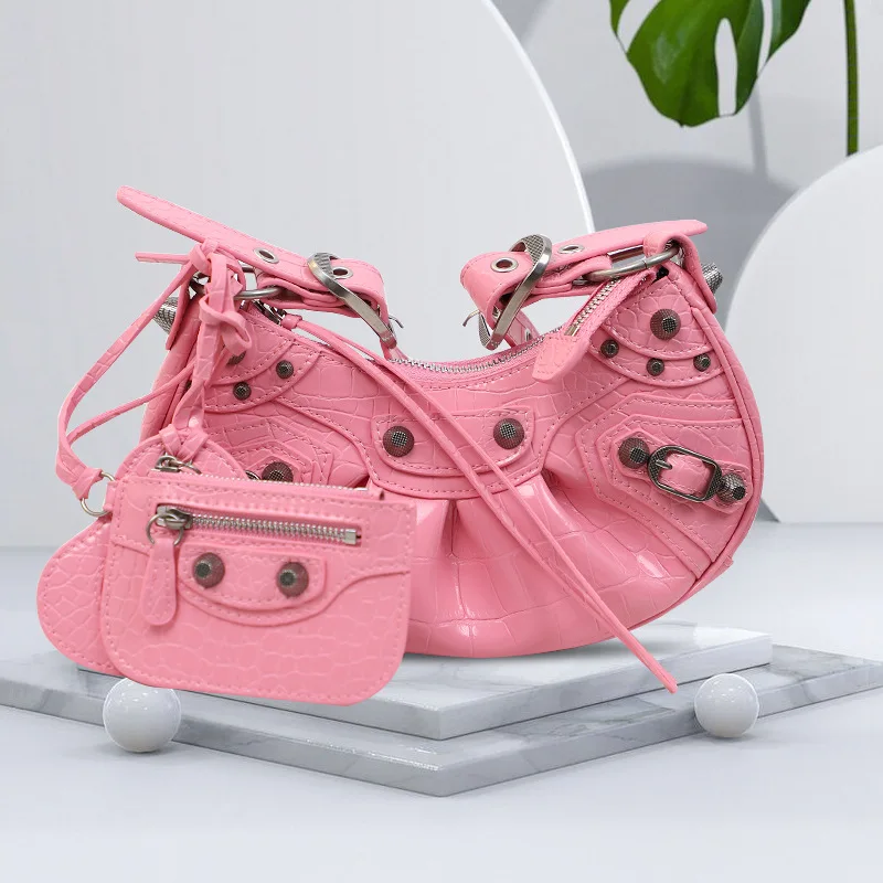 

Новинка 2022, Женская мотоциклетная сумка Cagole с заклепками, кожаная плиссированная сумка под подмышку с крокодиловым рисунком, Женская диагональная искусственная кожа