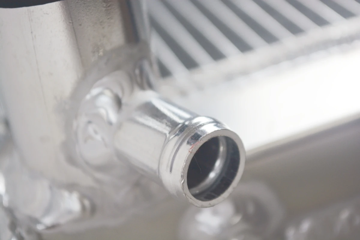 Алюминиевый радиатор для Mazda RX2 RX3 1970-1983 годов/B RX4 RX5 RX7 12A 1146cc с трубой обогревателя