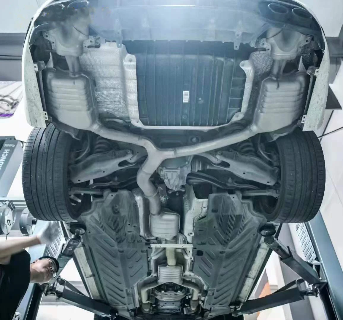 Выхлопная газовая система для Mercedes Benz C43 W205 Die auspuffgase des automobils tangens sind durch das