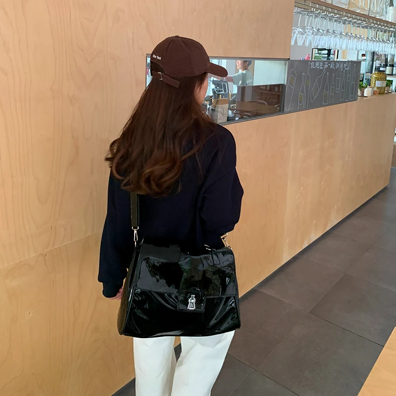 New Fashion Patent Leather Handbags Bright Leather Atmospheric Handbag Shoulder Crossbody Messenger Bag Trend Large Capacity