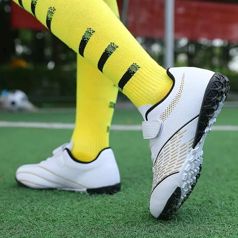 New Kid's Breathable Anti-slip Cleat Lightweight Durable Softness Sneakers For Outdoor Running Training