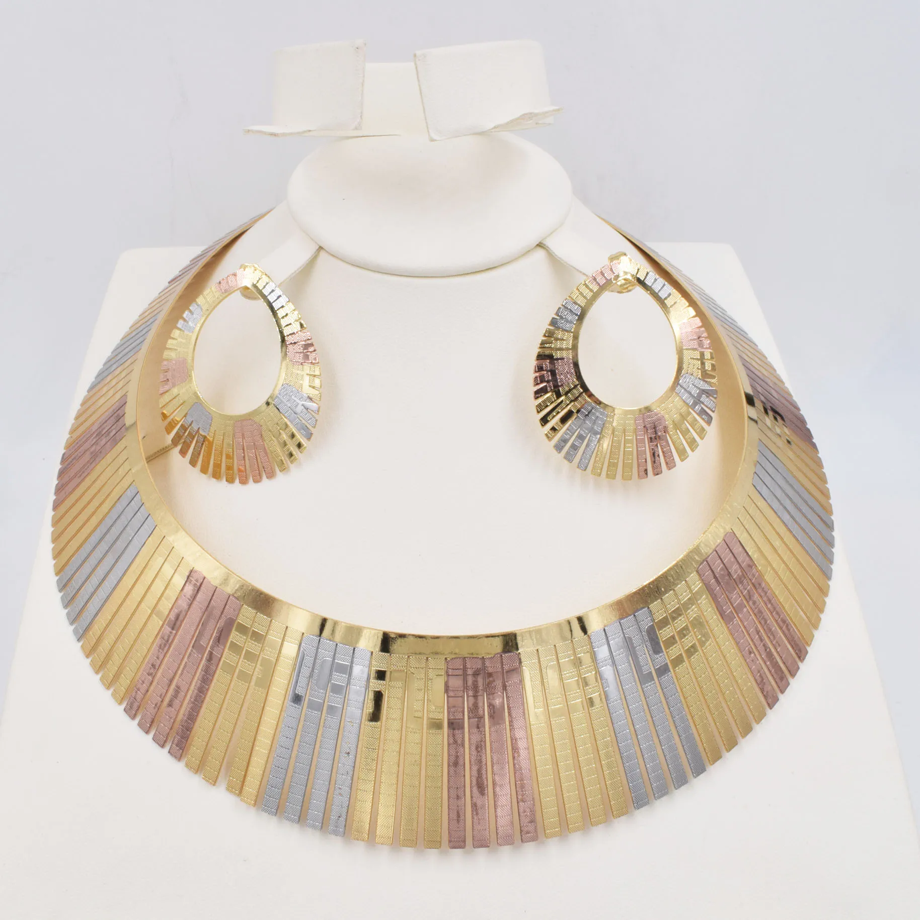 

NEW DESIGN High Quality Ltaly 750 Gold color Jewelry BIGSet For Women african beads jewlery fashion necklace set earring jewelry