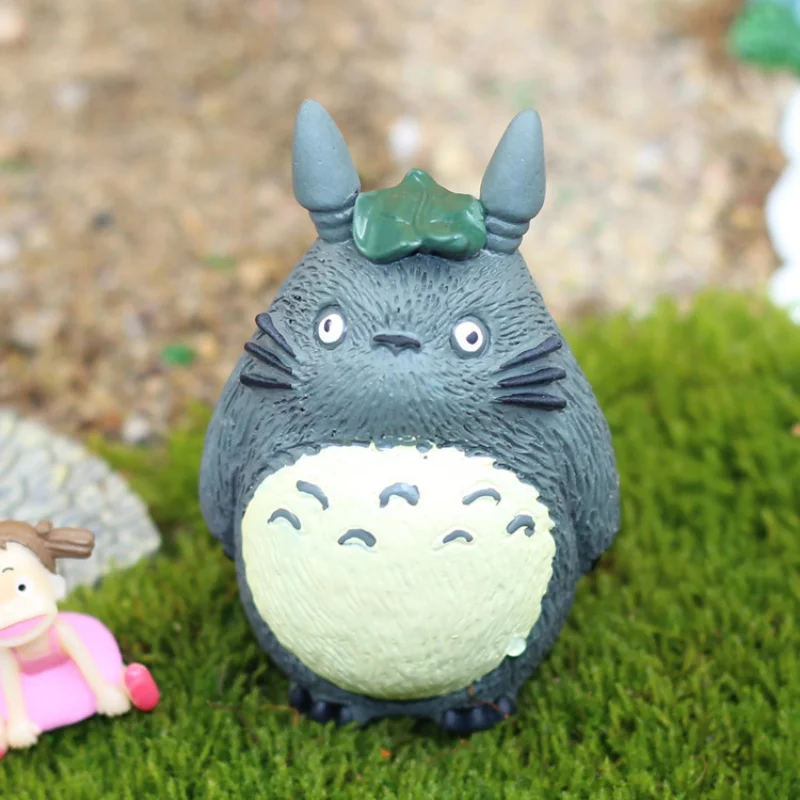 

Cartoon Totoro Resin Figurines Anime Ornament Kawaii Room Decor Accessories Fairy Garden Green Leaf Totoro DIY Ornaments Figure