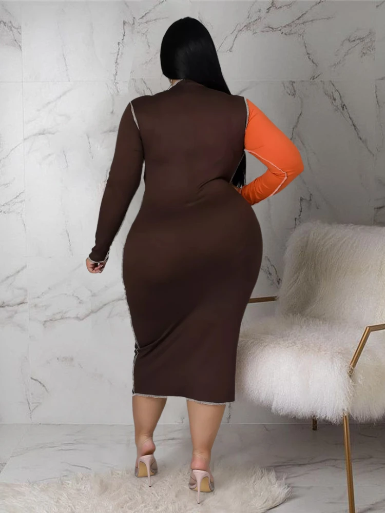 Женское облегающее платье с леопардовым принтом круглым вырезом и длинными