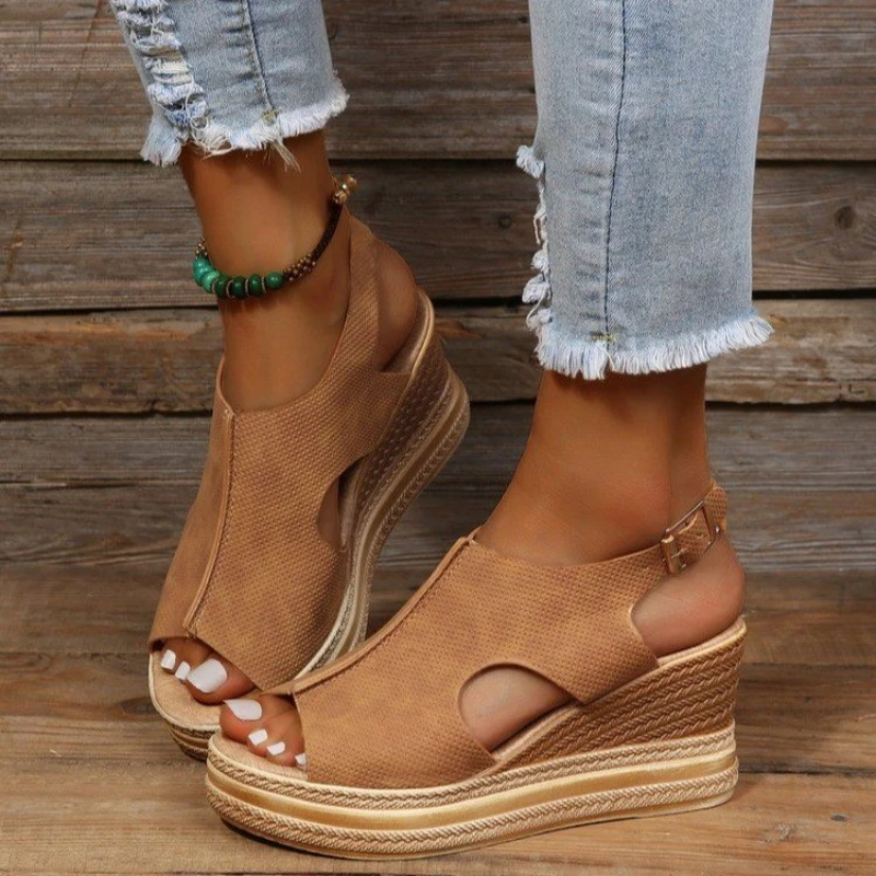 2023 Summer New Fish Mouth Large Slope Heel Sandals Fashion Open Toe Buckle Beach Sandals Roman Style High Heel Sandals