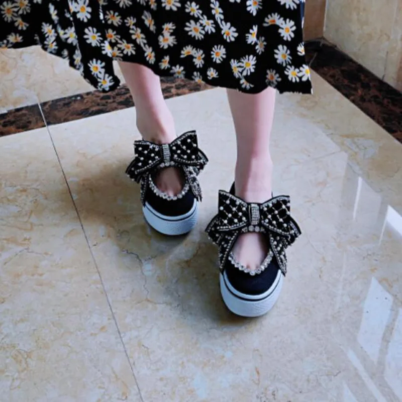 Spring New Summer Women Canvas Flats Fashion Girl Black Vulcanized Sneakers Pearl Beaded Butterfly Casual Shoes
