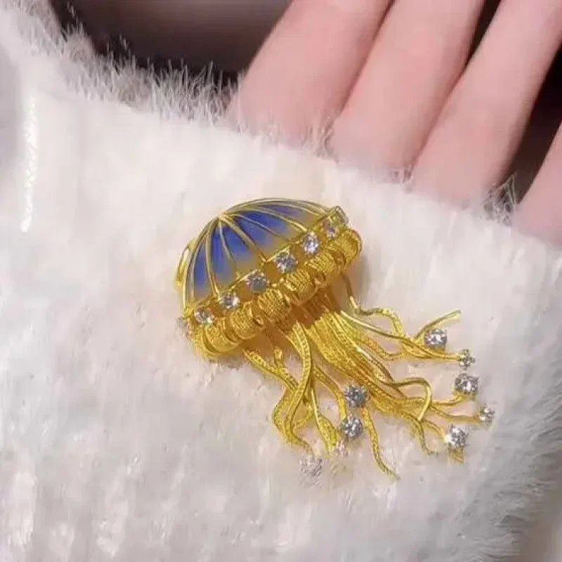 Fashion New Xinghai Shishi Light Luxury Fashion Gradient Blue Jellyfish Pendant Necklace Versatile Temperament Jewelry (art.: 3920c958df596) - 3920c958df596